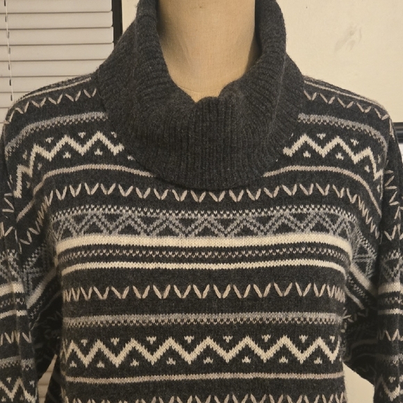 Beautiful, Made In Italy Wool Sweater. - Picture 2 of 7